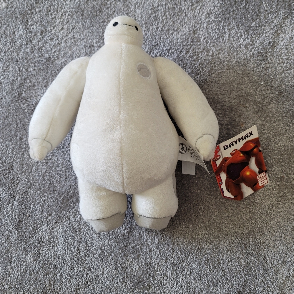 DISNEY Baymax Plushie NWT